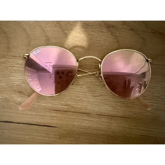 Ray-Ban Other - RAY BAN RB3447 112/68F 50-12mm Gold Frame with‎ Pink Flash Lens